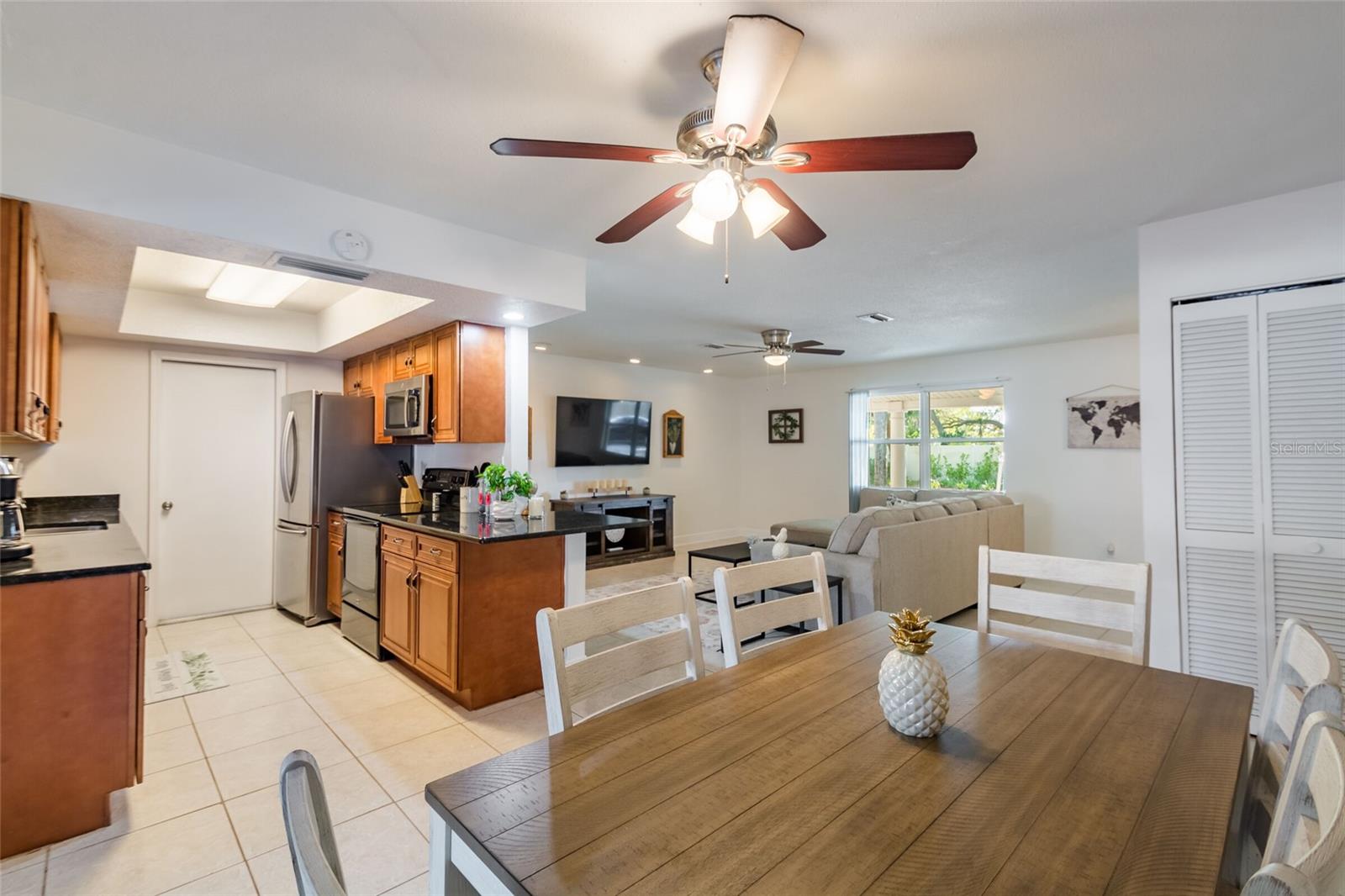 Image 14 of 26 For 95 Briggs Avenue