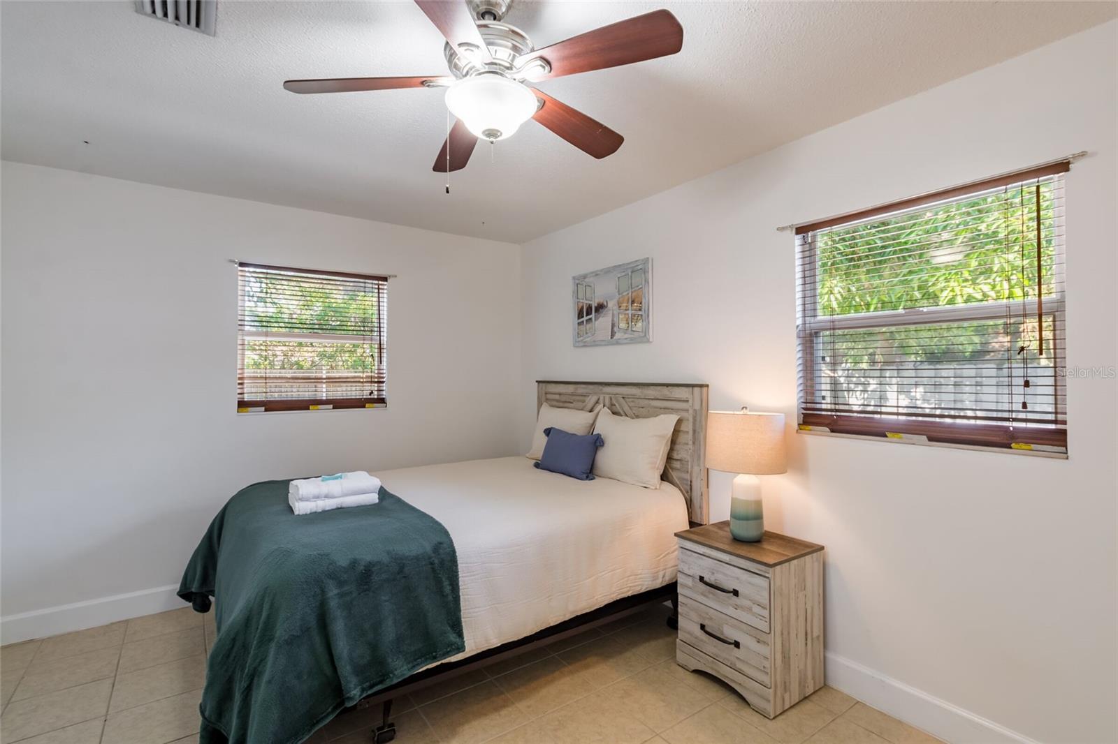 Image 21 of 26 For 95 Briggs Avenue