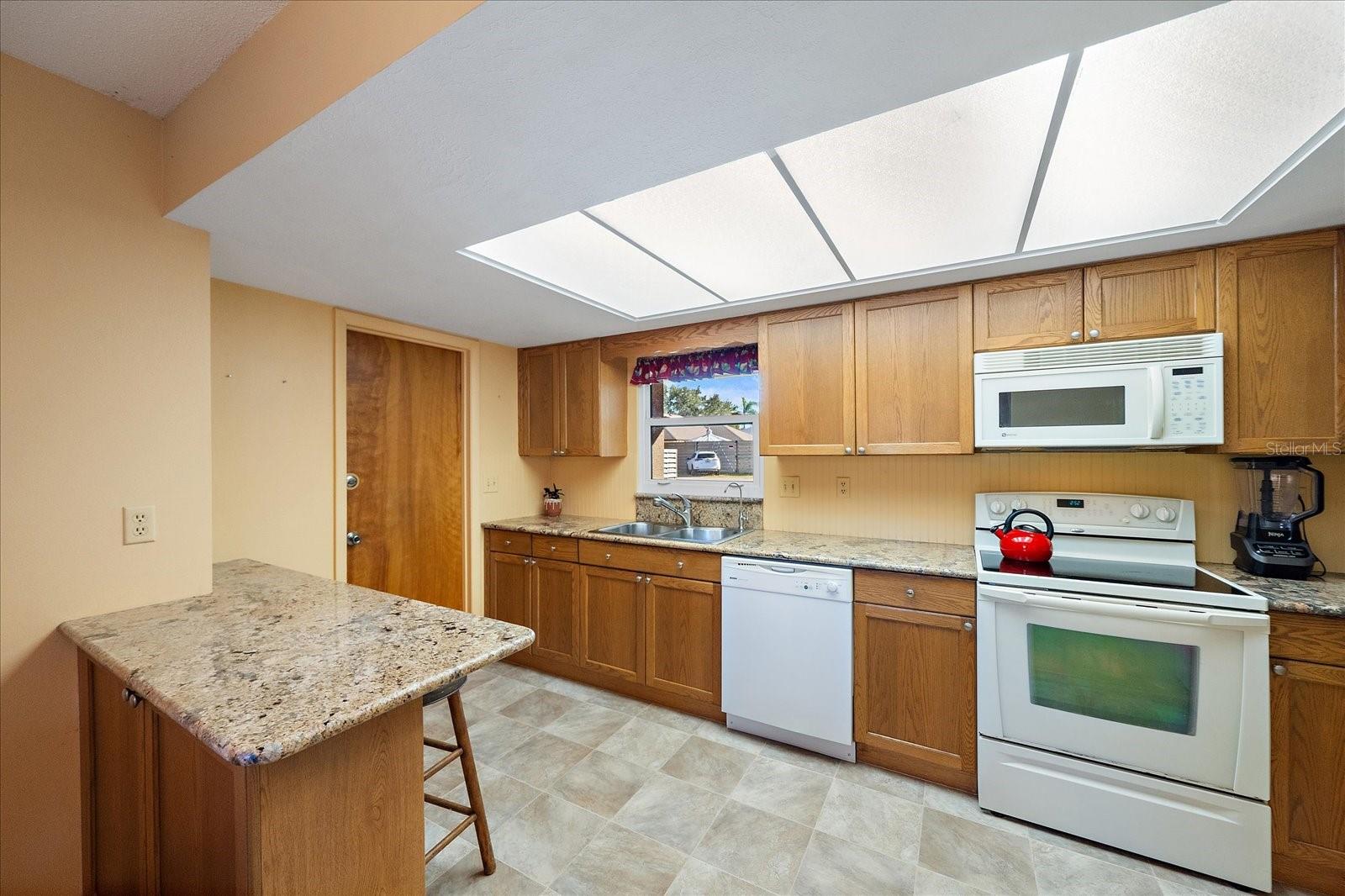 Image 22 of 58 For 1893 Rita Street