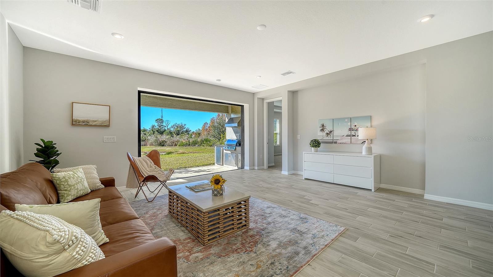 Image 11 of 94 For 15312 Shady Palms Lane