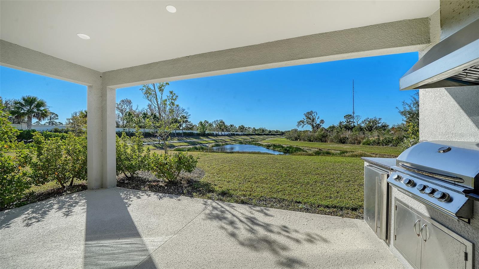 Image 12 of 94 For 15312 Shady Palms Lane