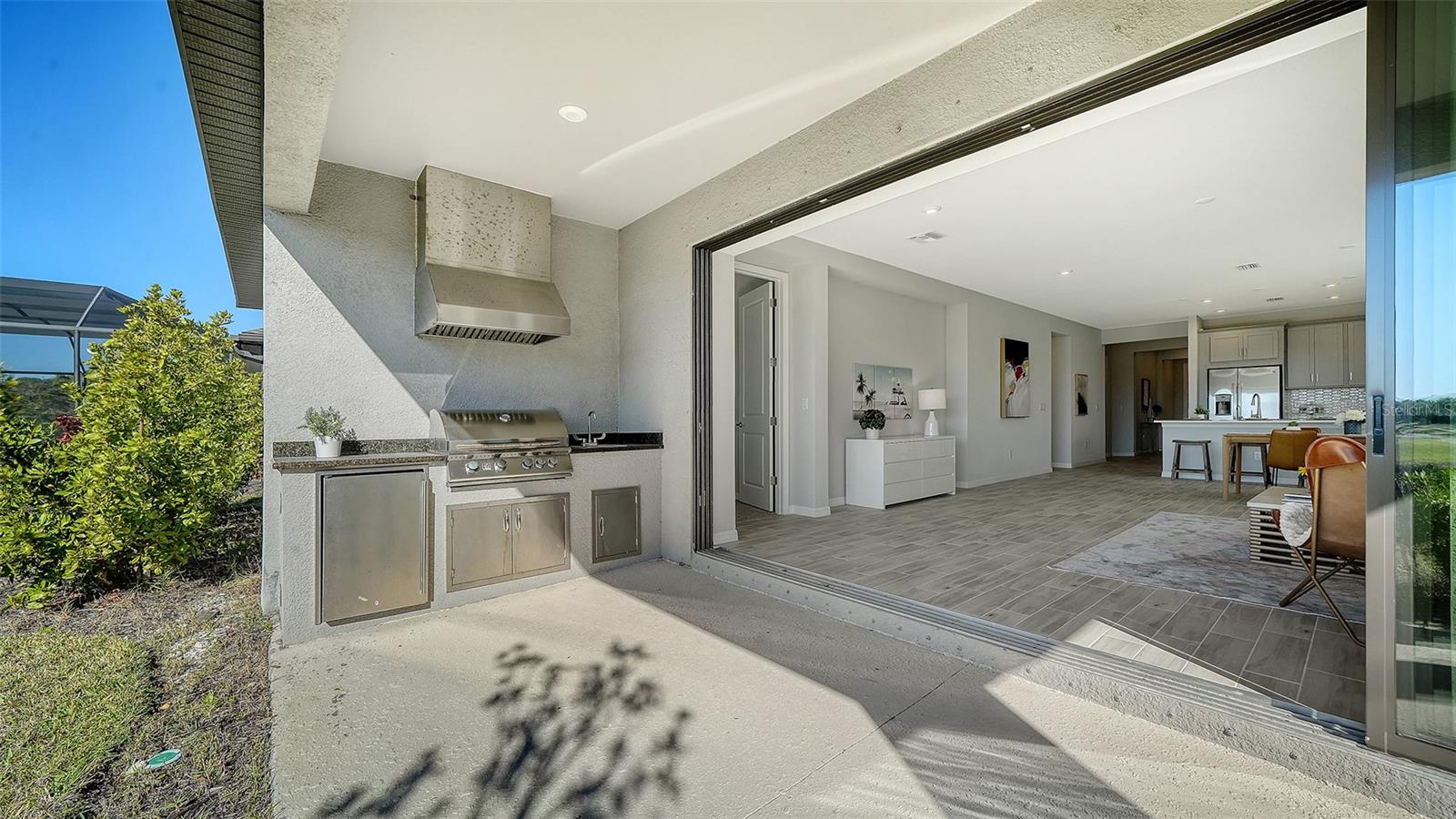 Image 13 of 94 For 15312 Shady Palms Lane