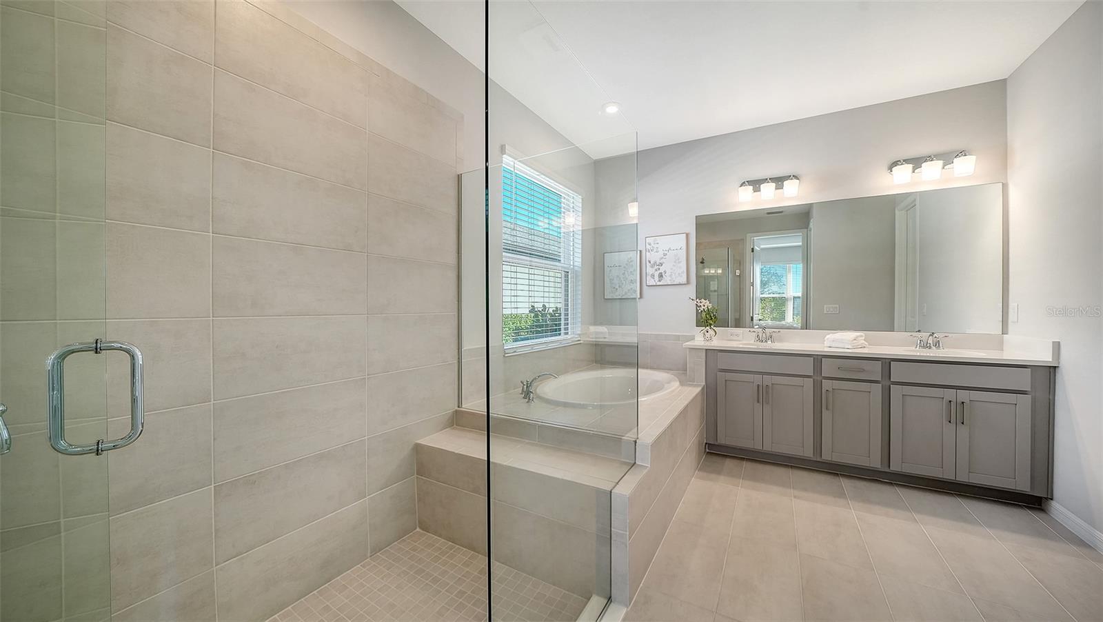 Image 27 of 94 For 15312 Shady Palms Lane