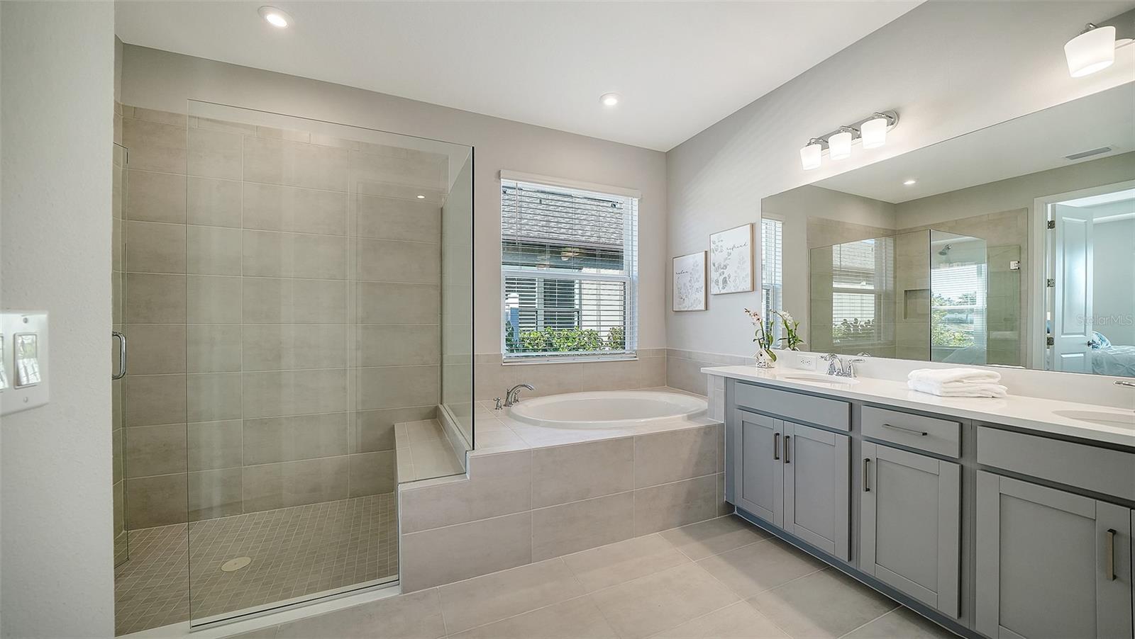 Image 28 of 94 For 15312 Shady Palms Lane