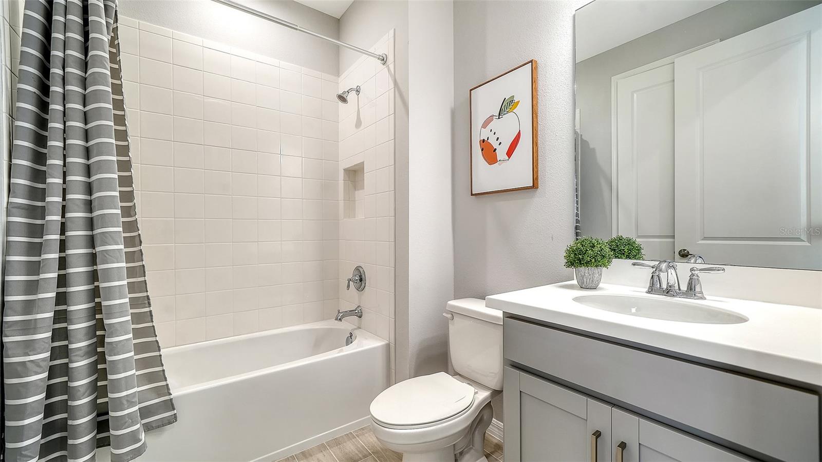 Image 33 of 94 For 15312 Shady Palms Lane