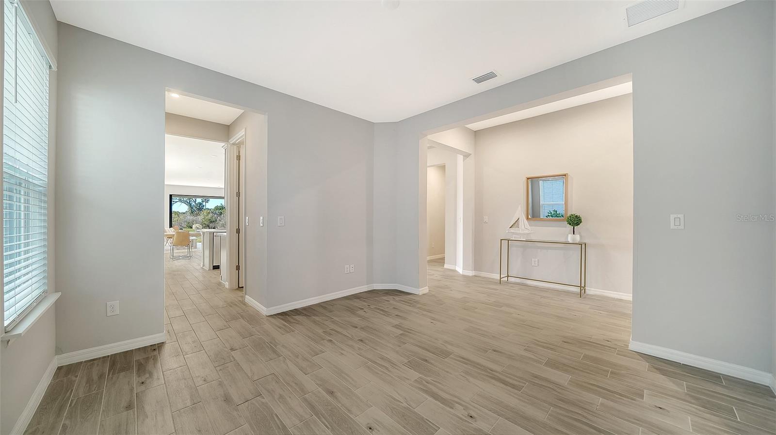 Image 6 of 94 For 15312 Shady Palms Lane