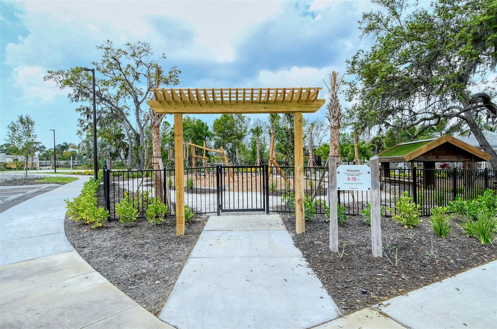 Image 67 of 94 For 15312 Shady Palms Lane