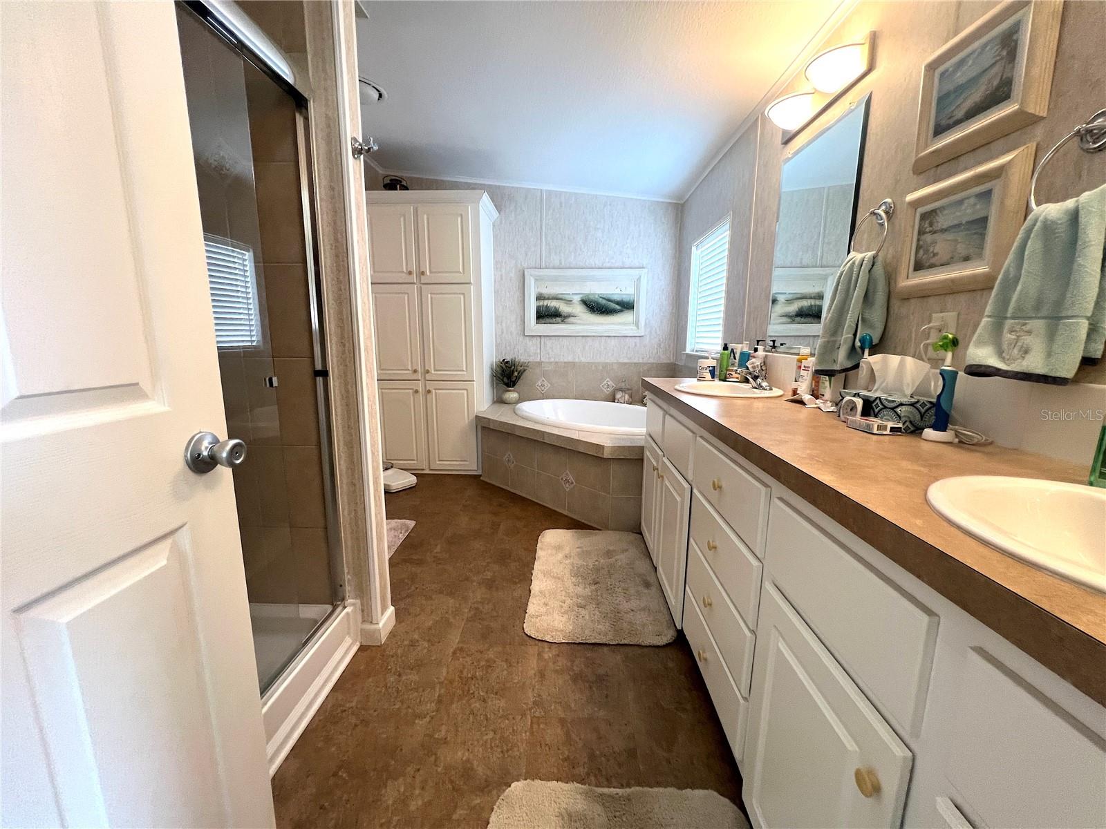 Image 11 of 21 For 817 Green Circle