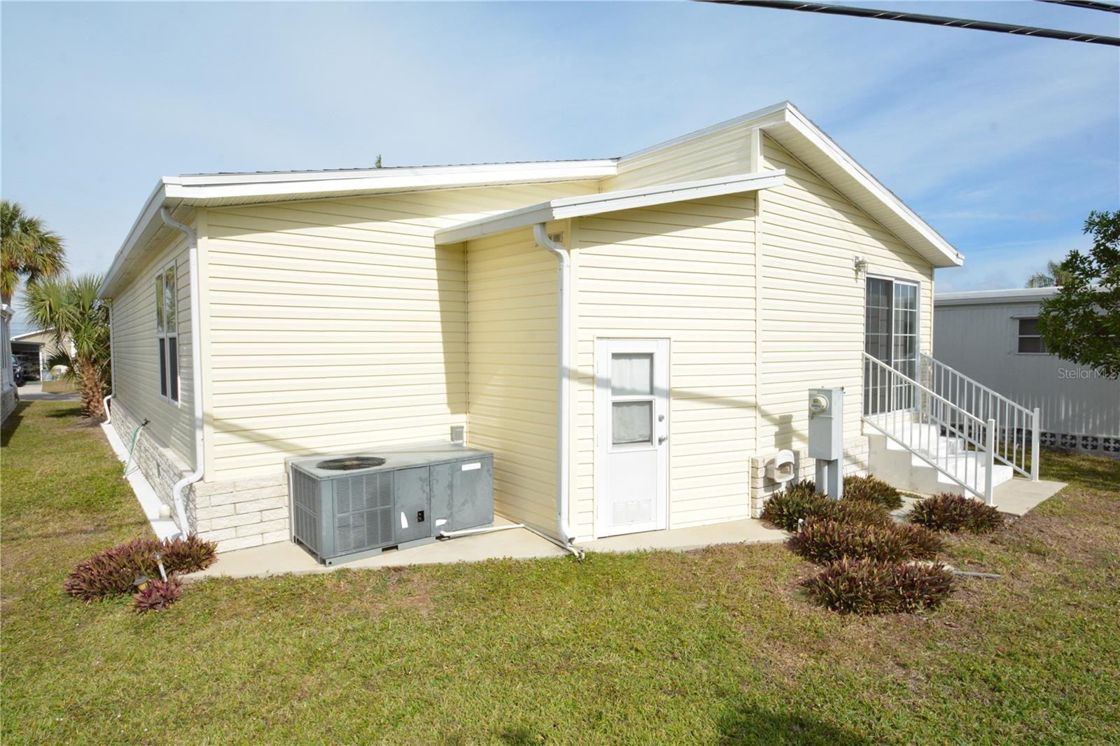 Image 18 of 21 For 817 Green Circle