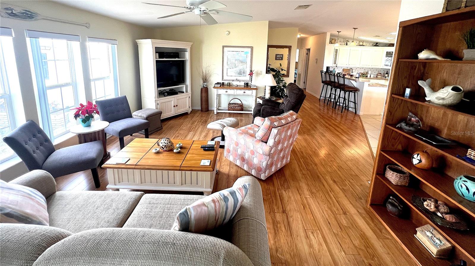 Image 6 of 21 For 817 Green Circle