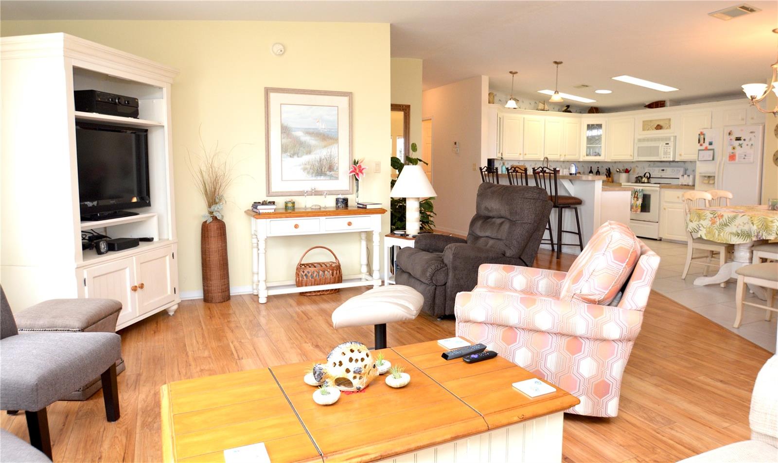 Image 7 of 21 For 817 Green Circle