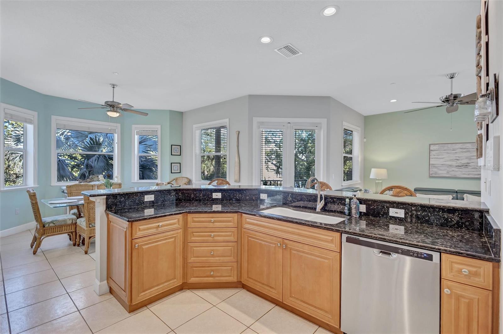 Image 36 of 94 For 436 Canal Road A