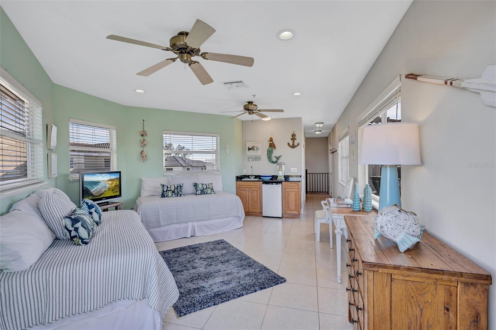 Image 64 of 94 For 436 Canal Road A