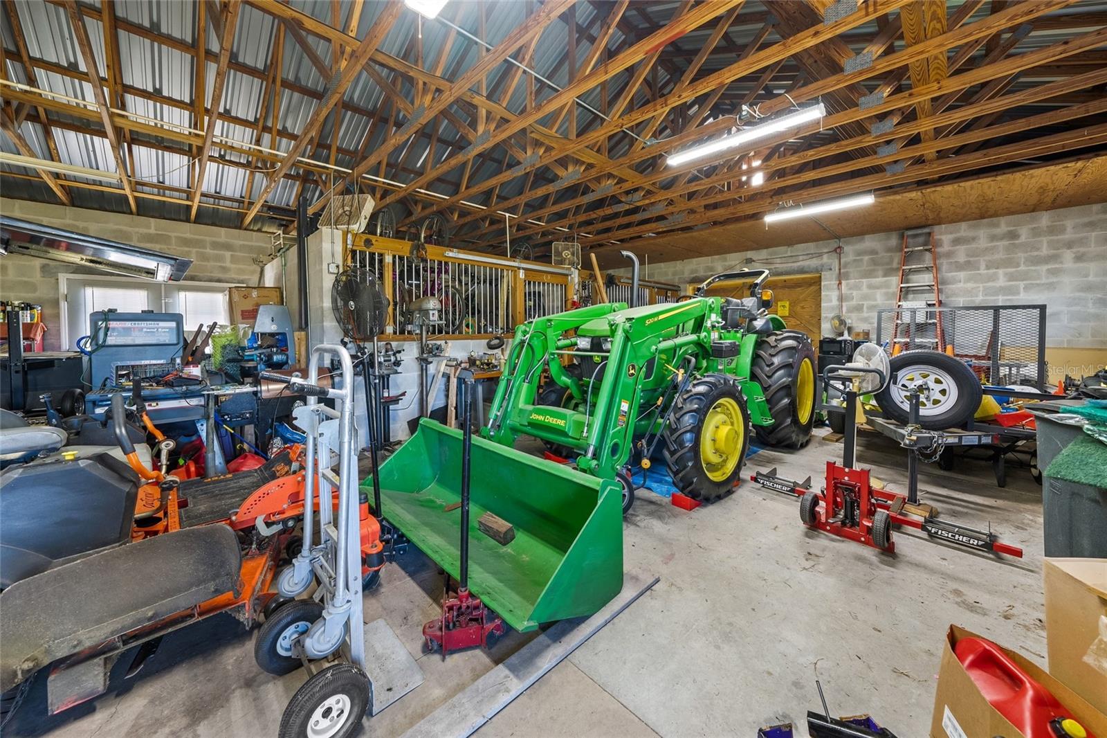 Image 39 of 56 For 16123 Cutting Horse Trail