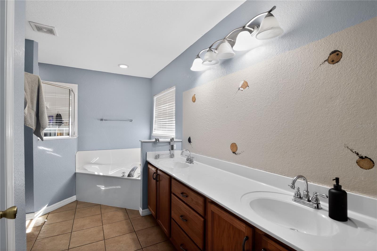 Image 19 of 25 For 105 Pecan Pass