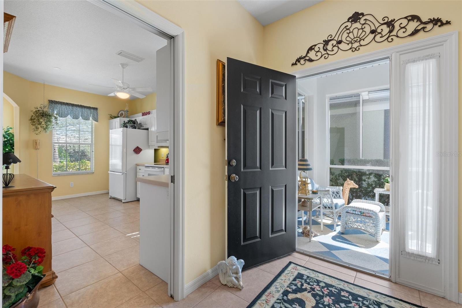 Image 13 of 65 For 905 Barclay Court