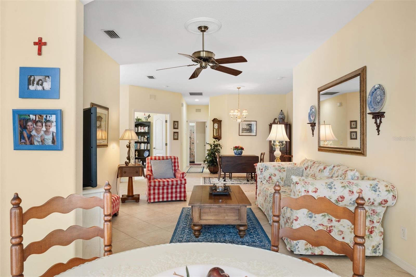 Image 19 of 65 For 905 Barclay Court