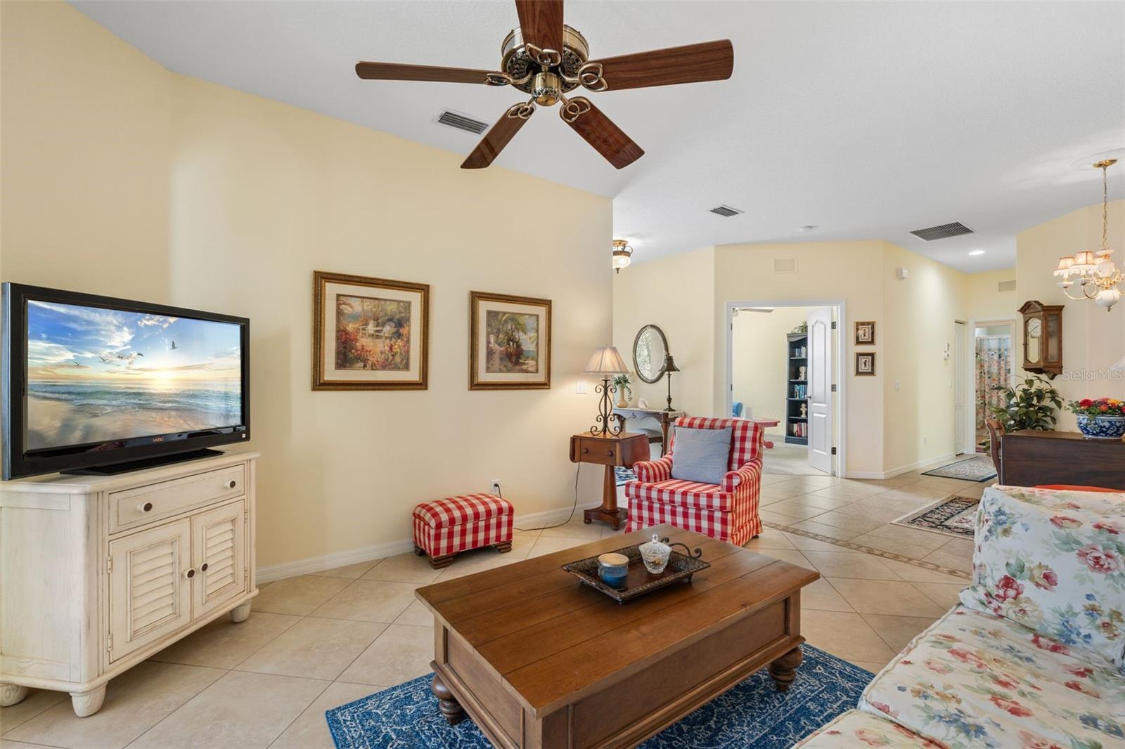 Image 21 of 65 For 905 Barclay Court