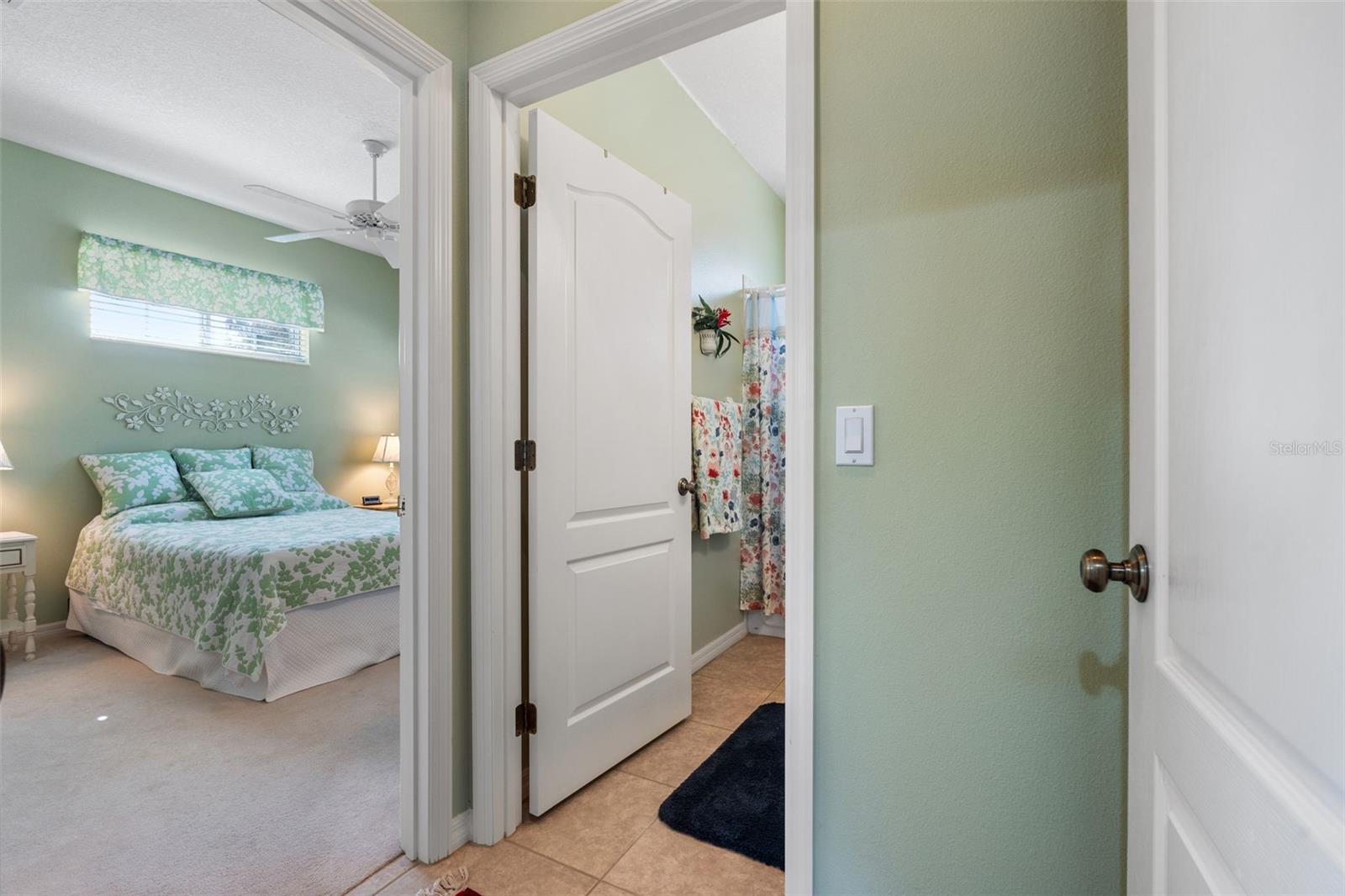 Image 30 of 65 For 905 Barclay Court