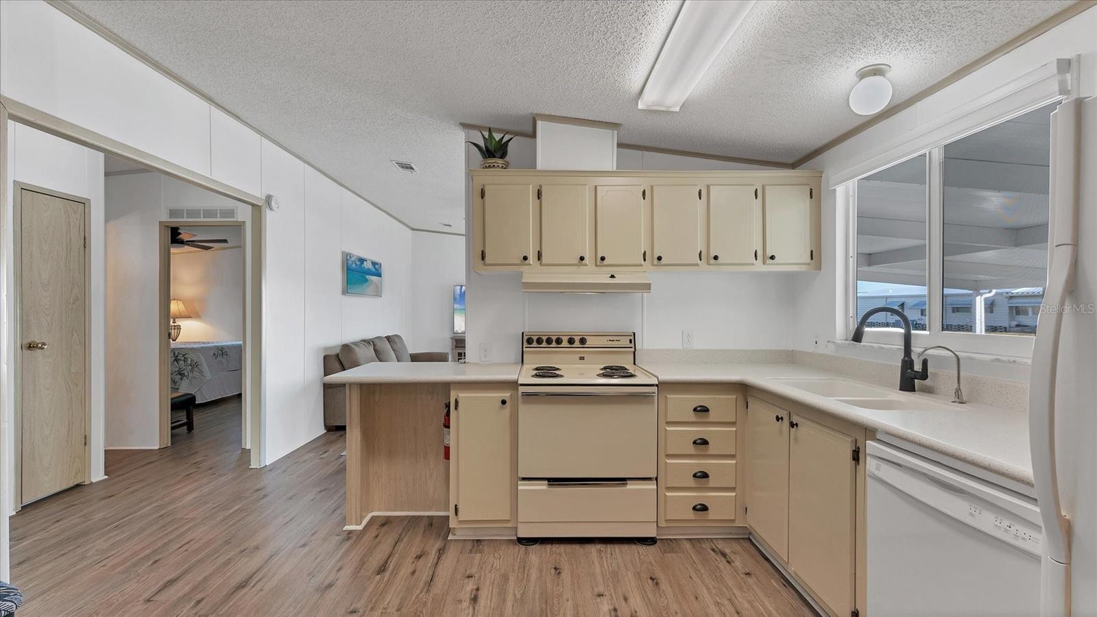 Image 9 of 43 For 4507 13th Street E