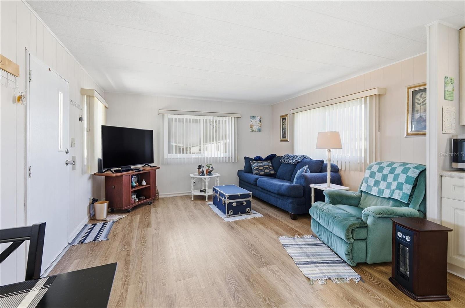 Image 2 of 43 For 1532 47th Avenue Drive E