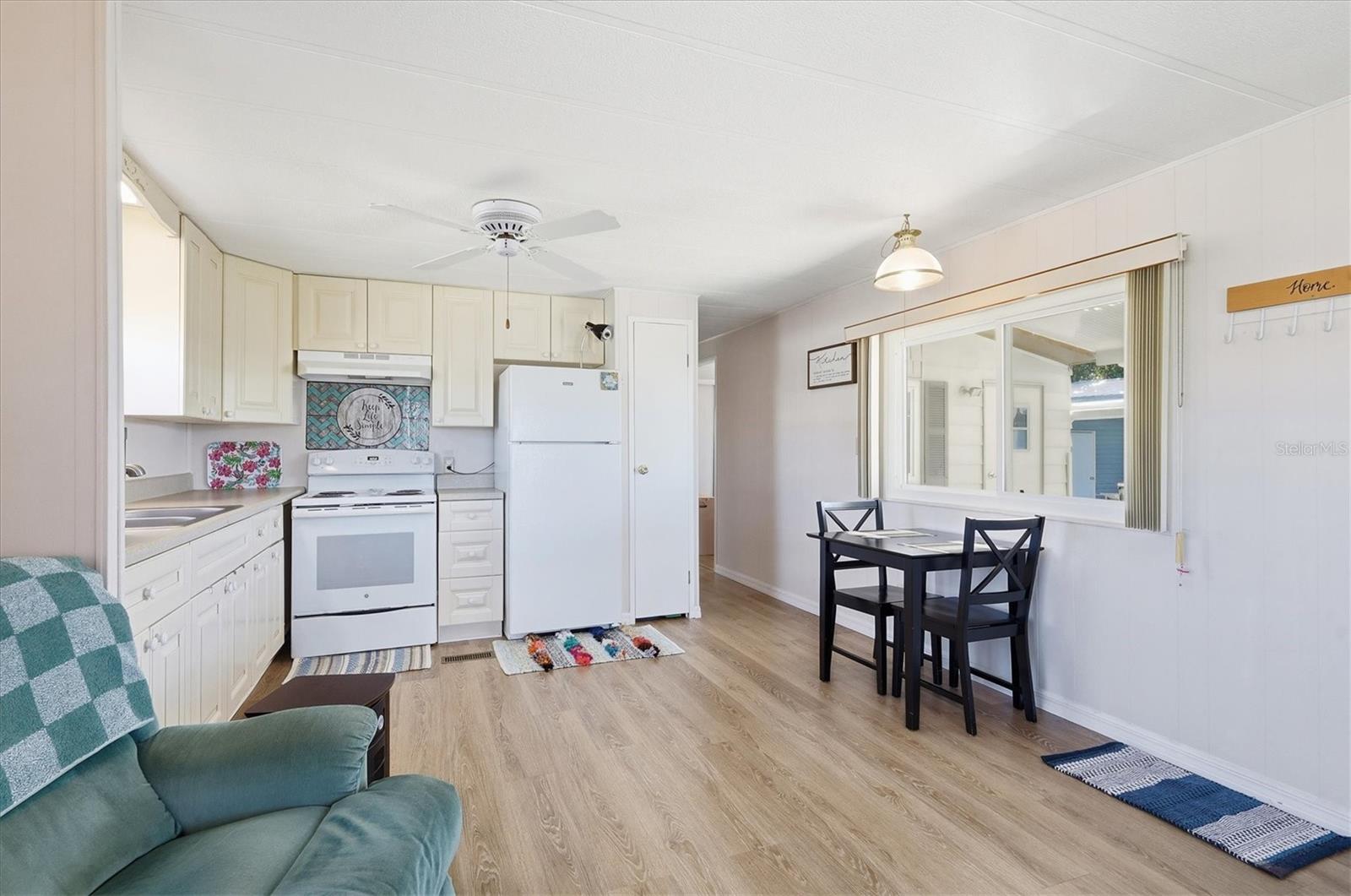 Image 4 of 43 For 1532 47th Avenue Drive E