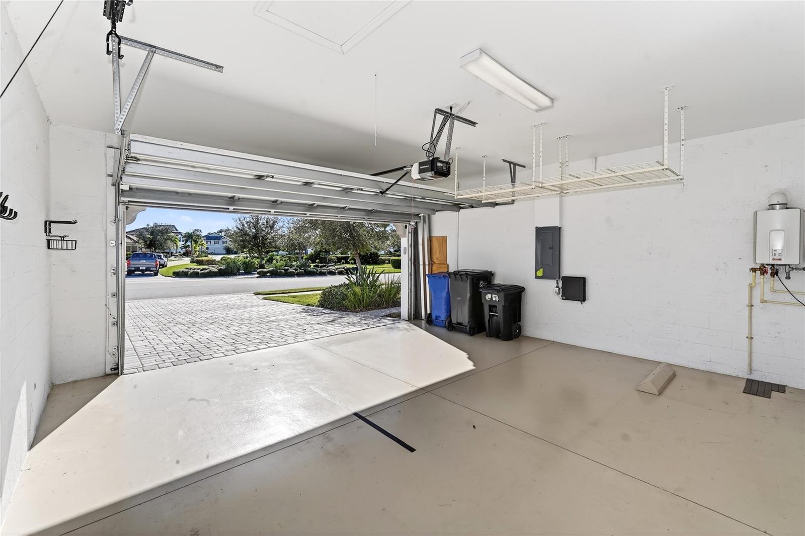 Image 28 of 39 For 11705 Bluebird Place