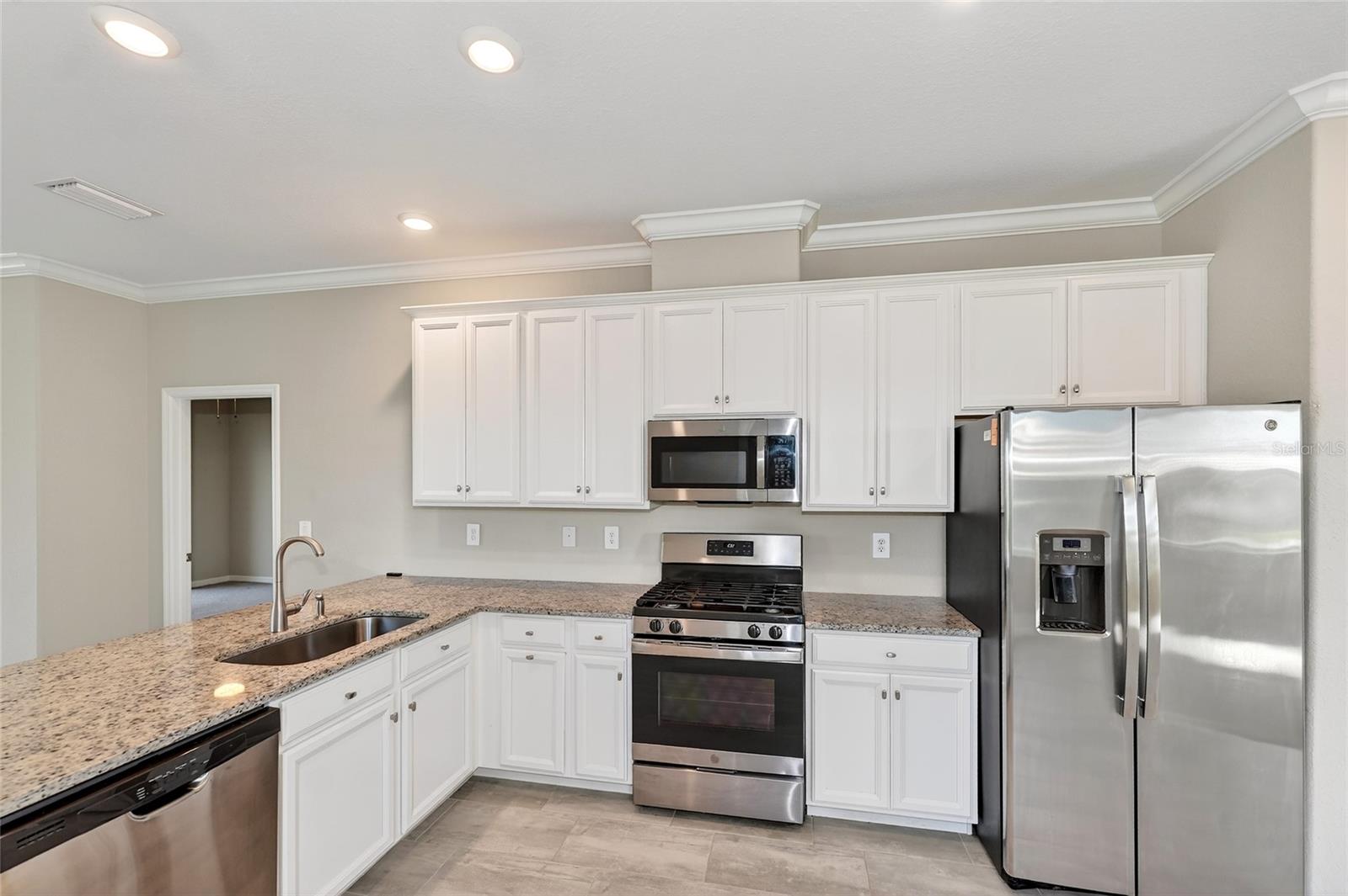 Image 6 of 39 For 11705 Bluebird Place