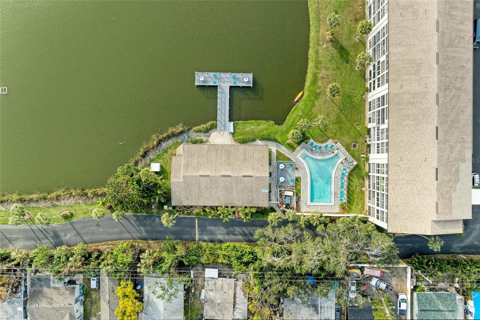 Image 18 of 19 For 3424 Lake Bayshore Drive 405 Buildi