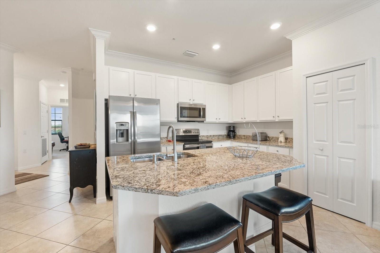 Image 8 of 53 For 16904 Vardon Terrace 301