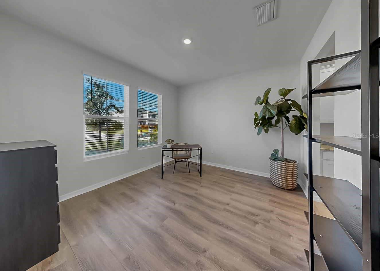 Image 10 of 63 For 16454 Woodside Glen