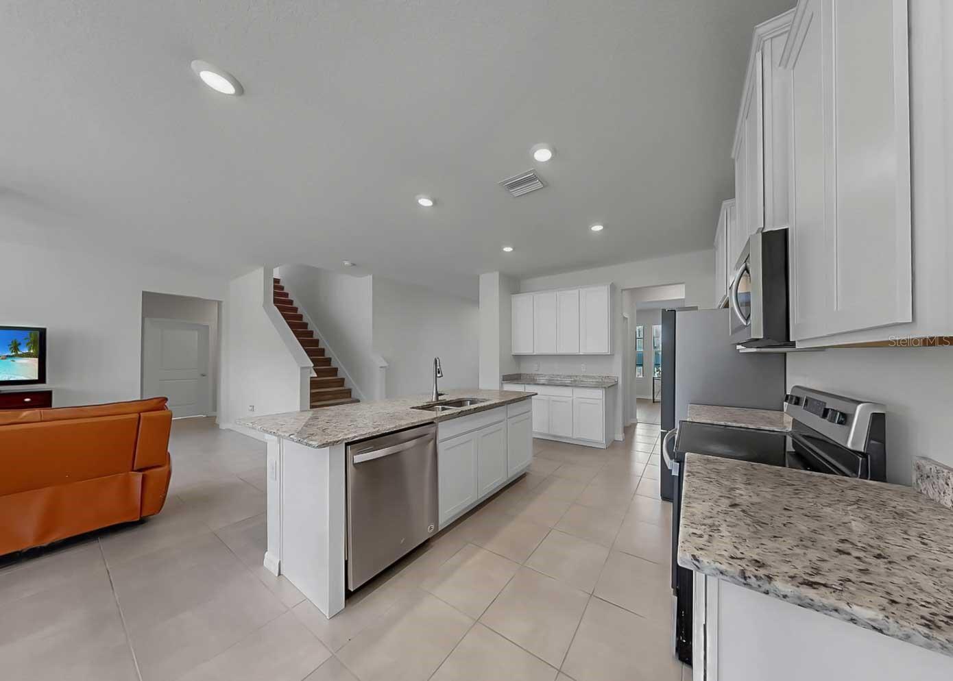 Image 19 of 63 For 16454 Woodside Glen