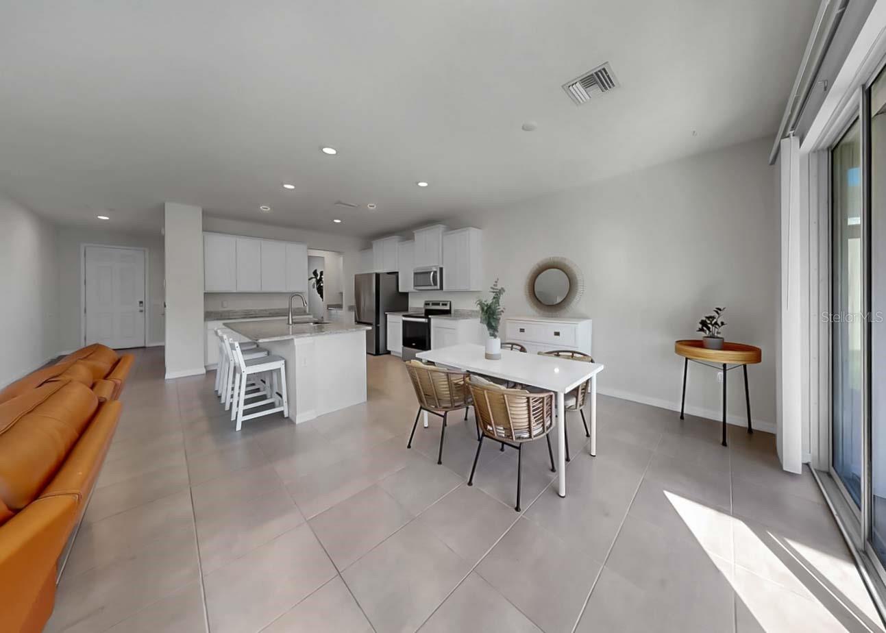 Image 22 of 63 For 16454 Woodside Glen