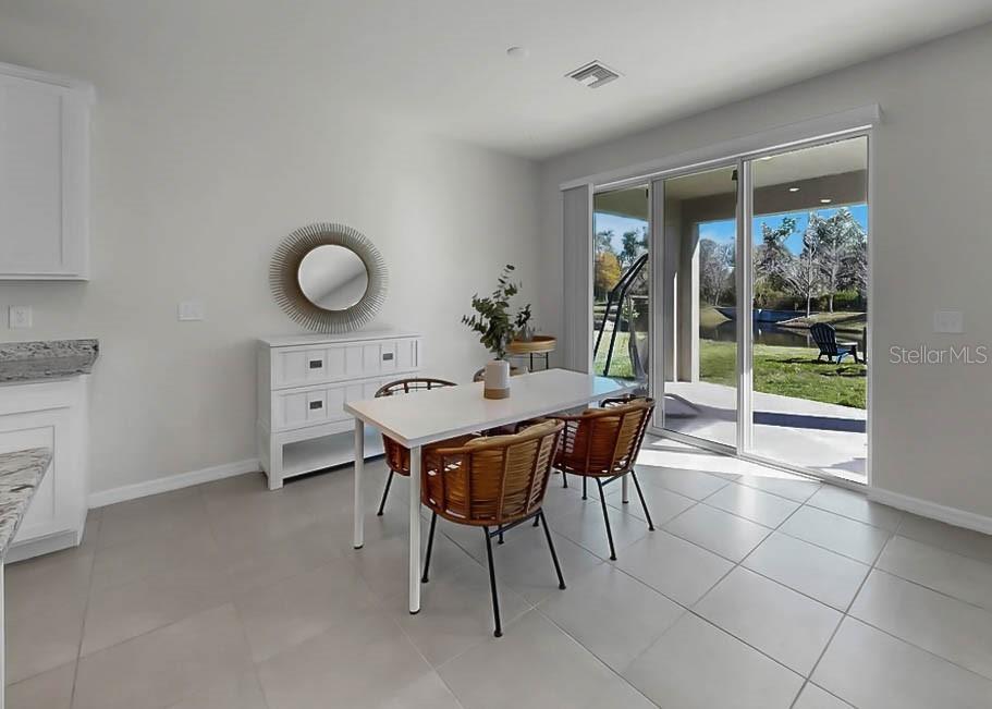 Image 23 of 63 For 16454 Woodside Glen