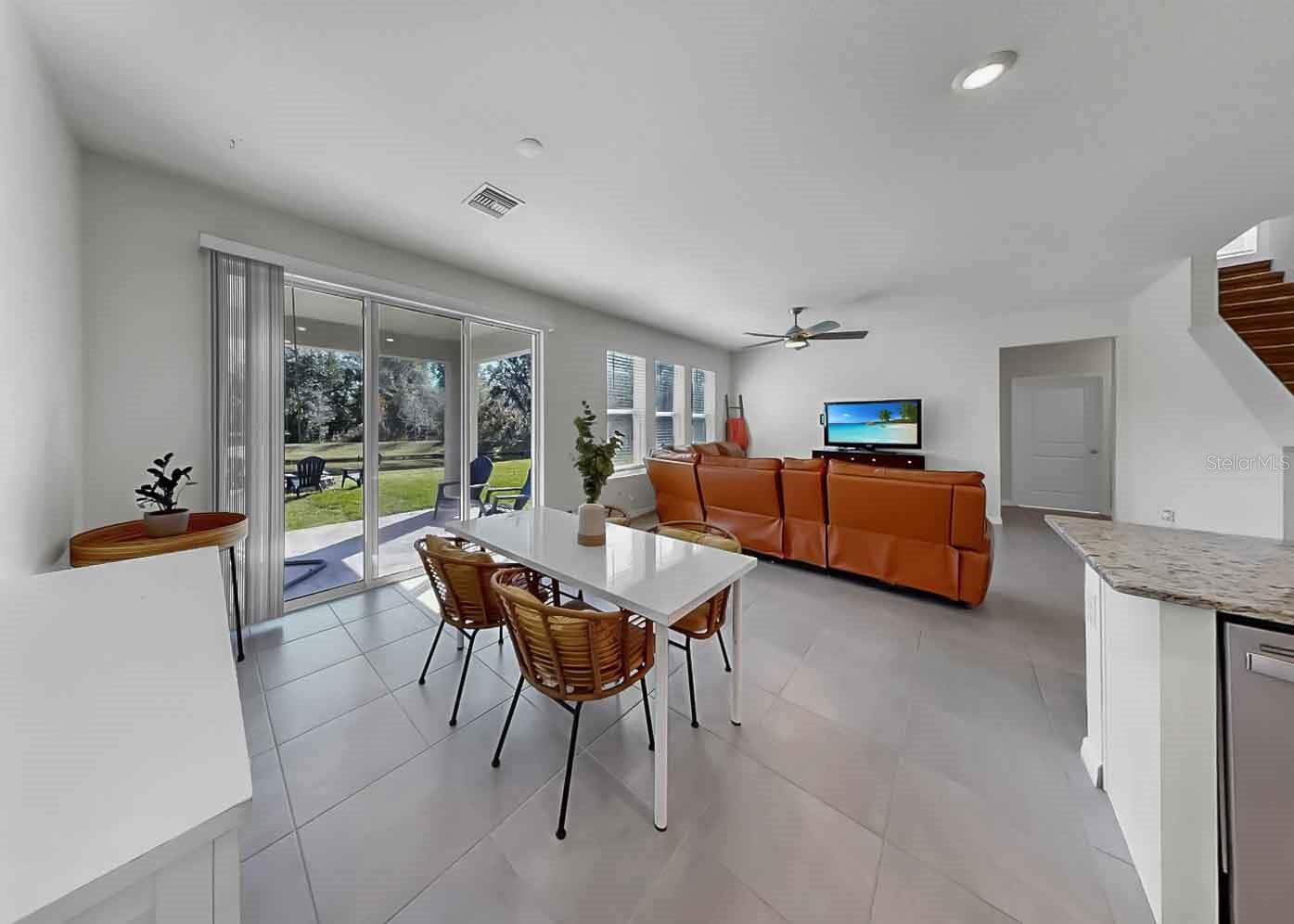 Image 24 of 63 For 16454 Woodside Glen