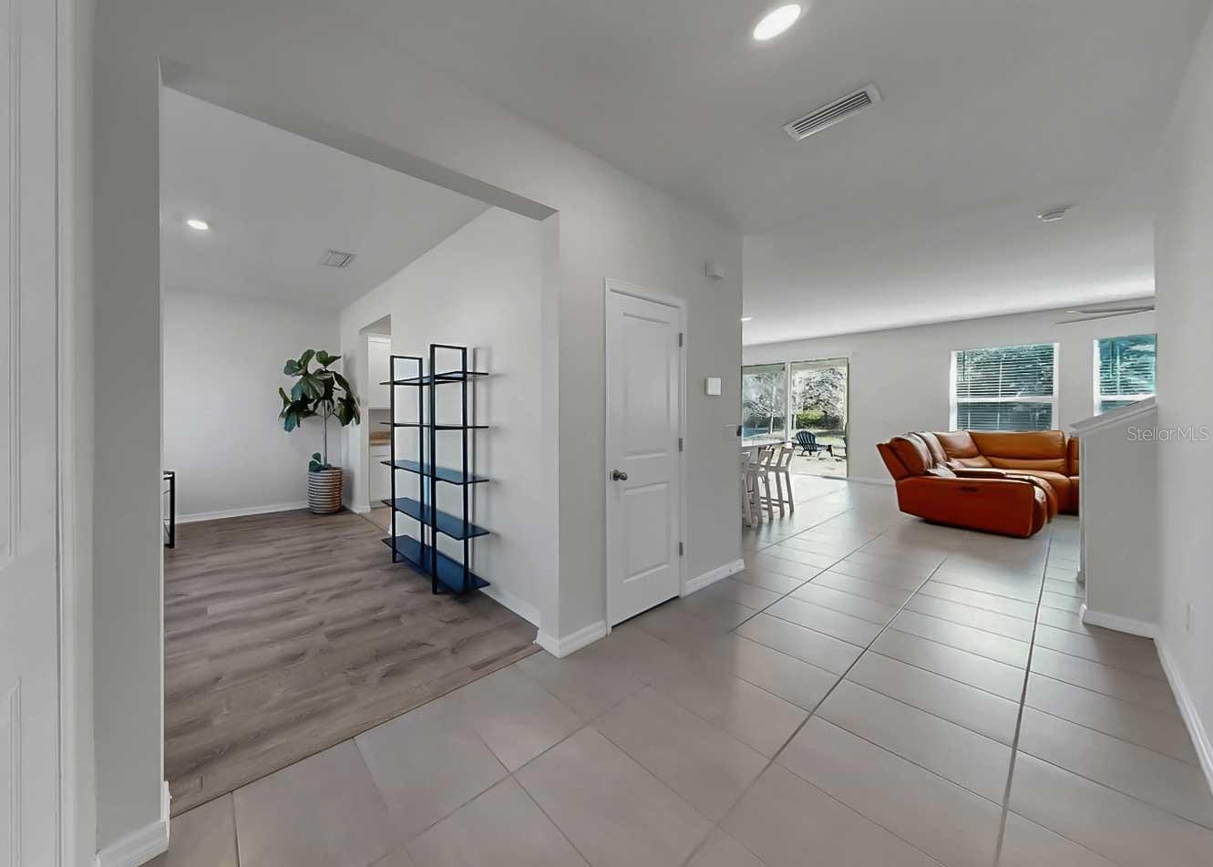 Image 8 of 63 For 16454 Woodside Glen