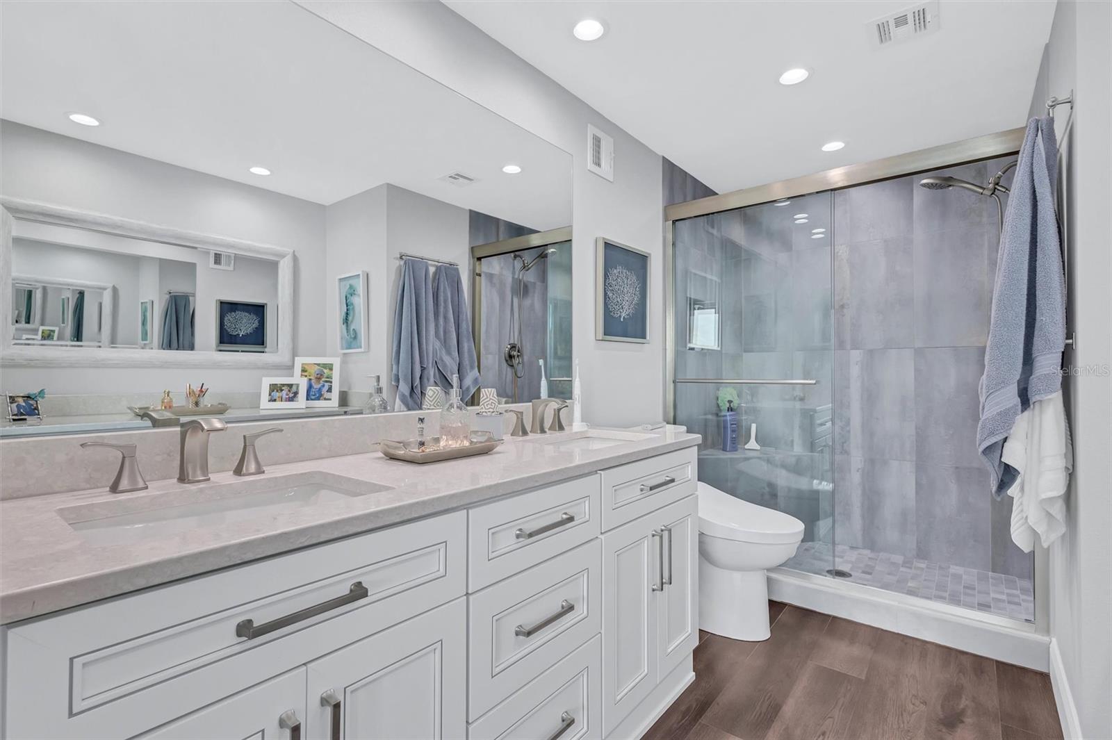 Image 32 of 58 For 4822 Ocean Boulevard 9a