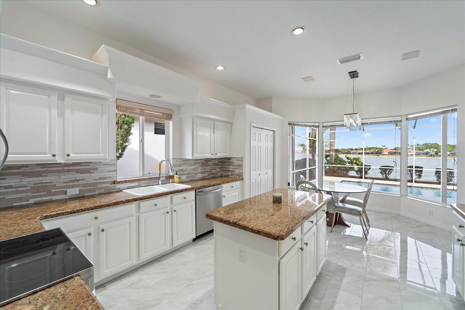 Image 14 of 59 For 6585 Waters Edge Way