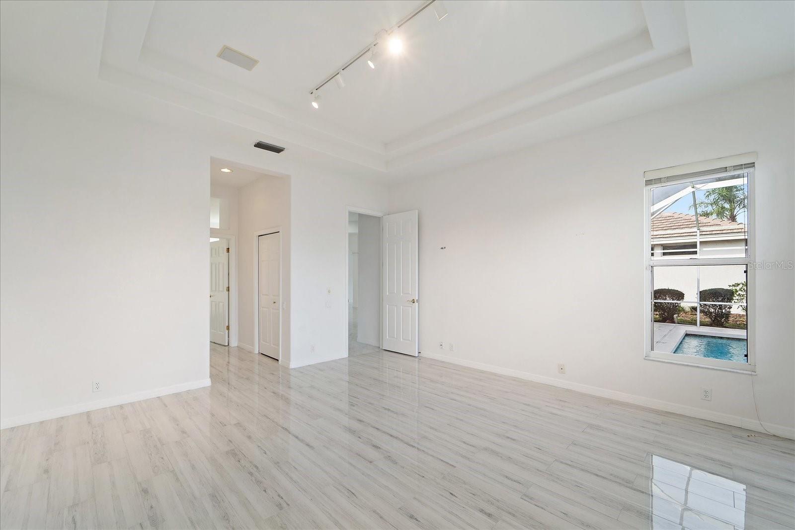 Image 18 of 59 For 6585 Waters Edge Way