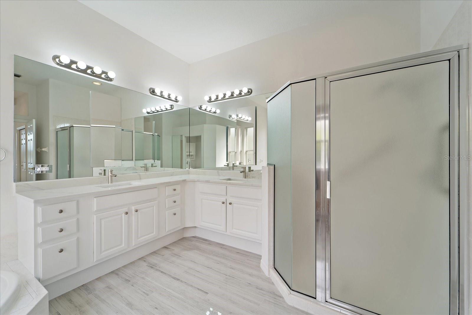 Image 20 of 59 For 6585 Waters Edge Way