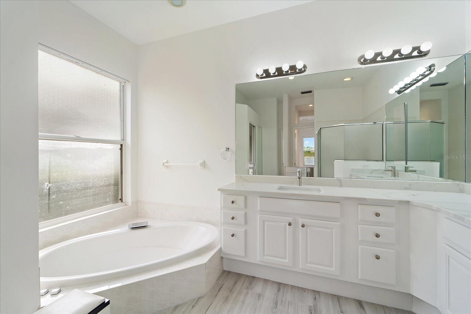 Image 21 of 59 For 6585 Waters Edge Way