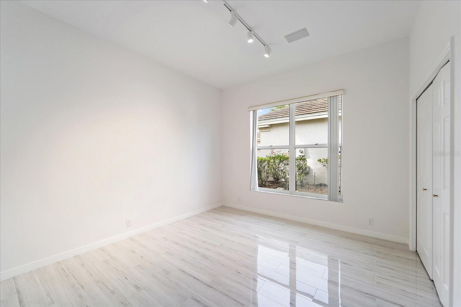 Image 23 of 59 For 6585 Waters Edge Way