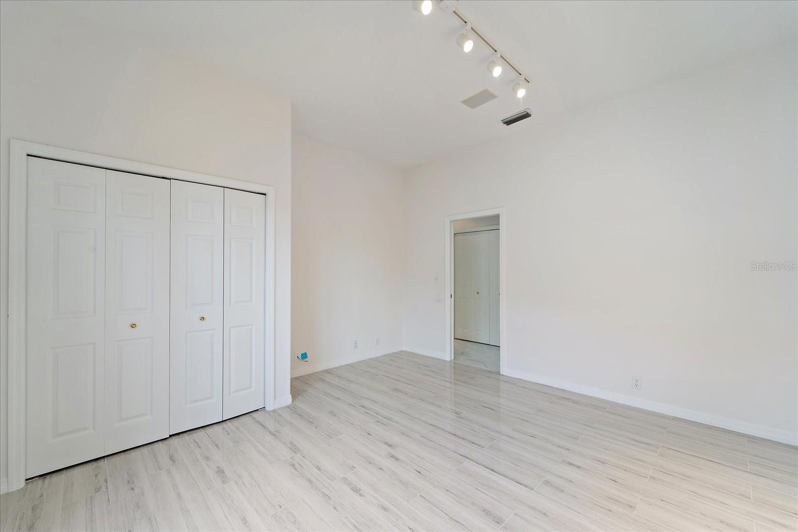 Image 25 of 59 For 6585 Waters Edge Way