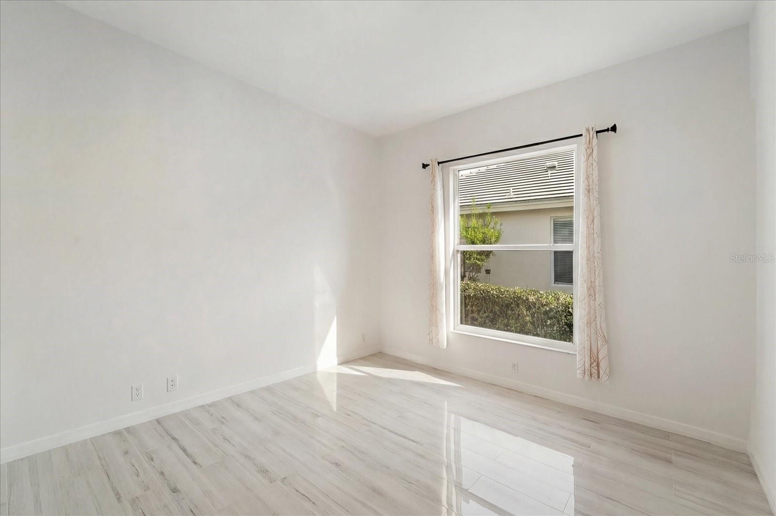 Image 32 of 59 For 6585 Waters Edge Way