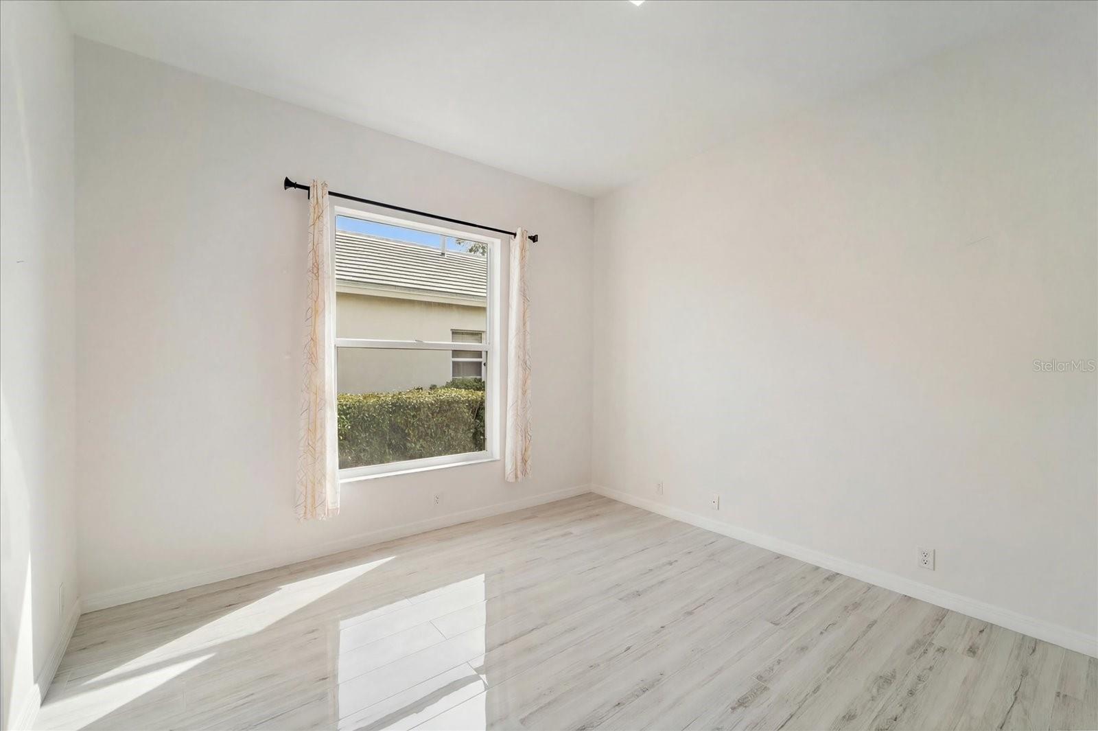 Image 33 of 59 For 6585 Waters Edge Way