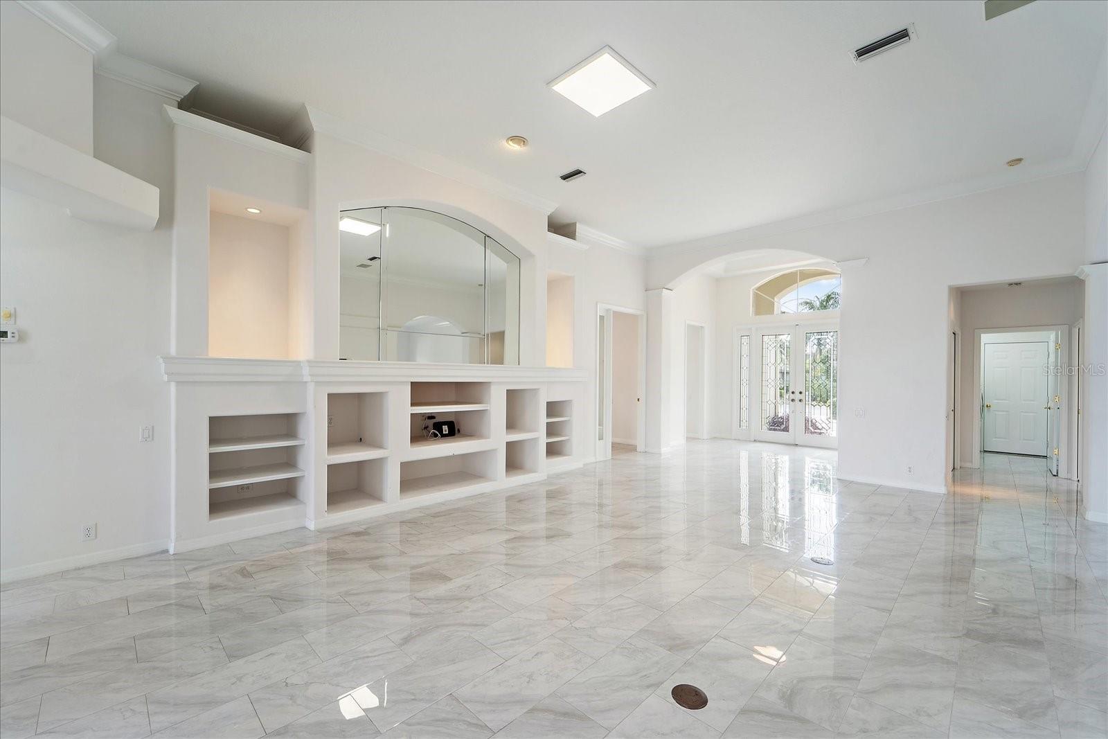 Image 8 of 59 For 6585 Waters Edge Way