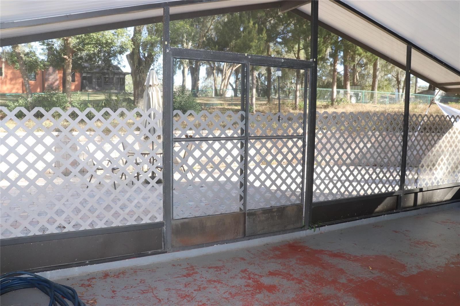 Image 19 of 29 For 401 Pine Avenue