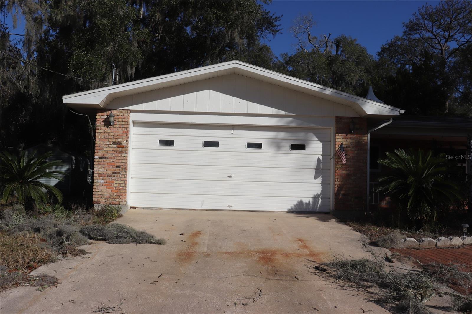 Image 2 of 29 For 401 Pine Avenue