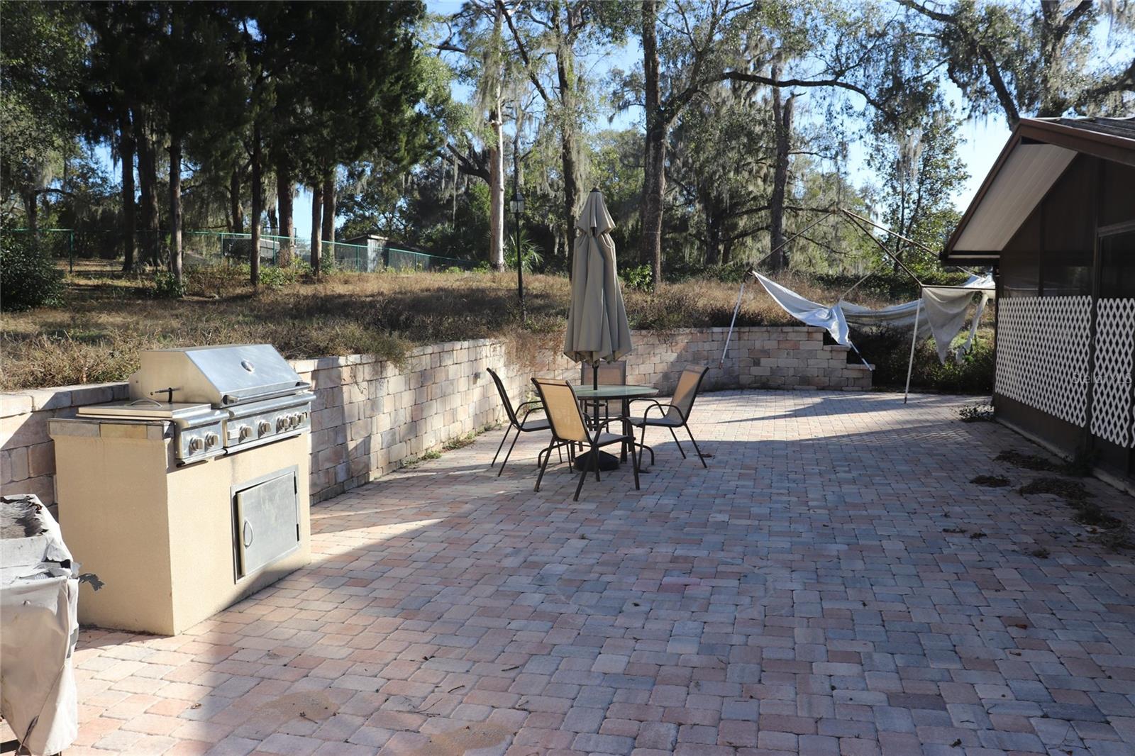 Image 20 of 29 For 401 Pine Avenue