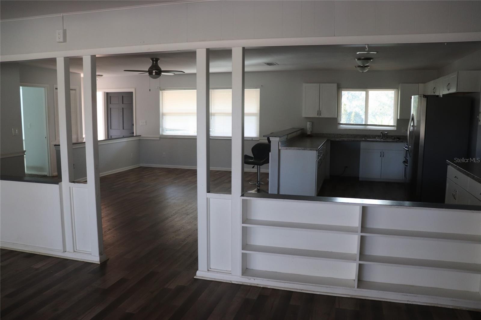 Image 25 of 29 For 401 Pine Avenue